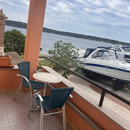 With Breakfast, By Sea Apartament Rab Town
